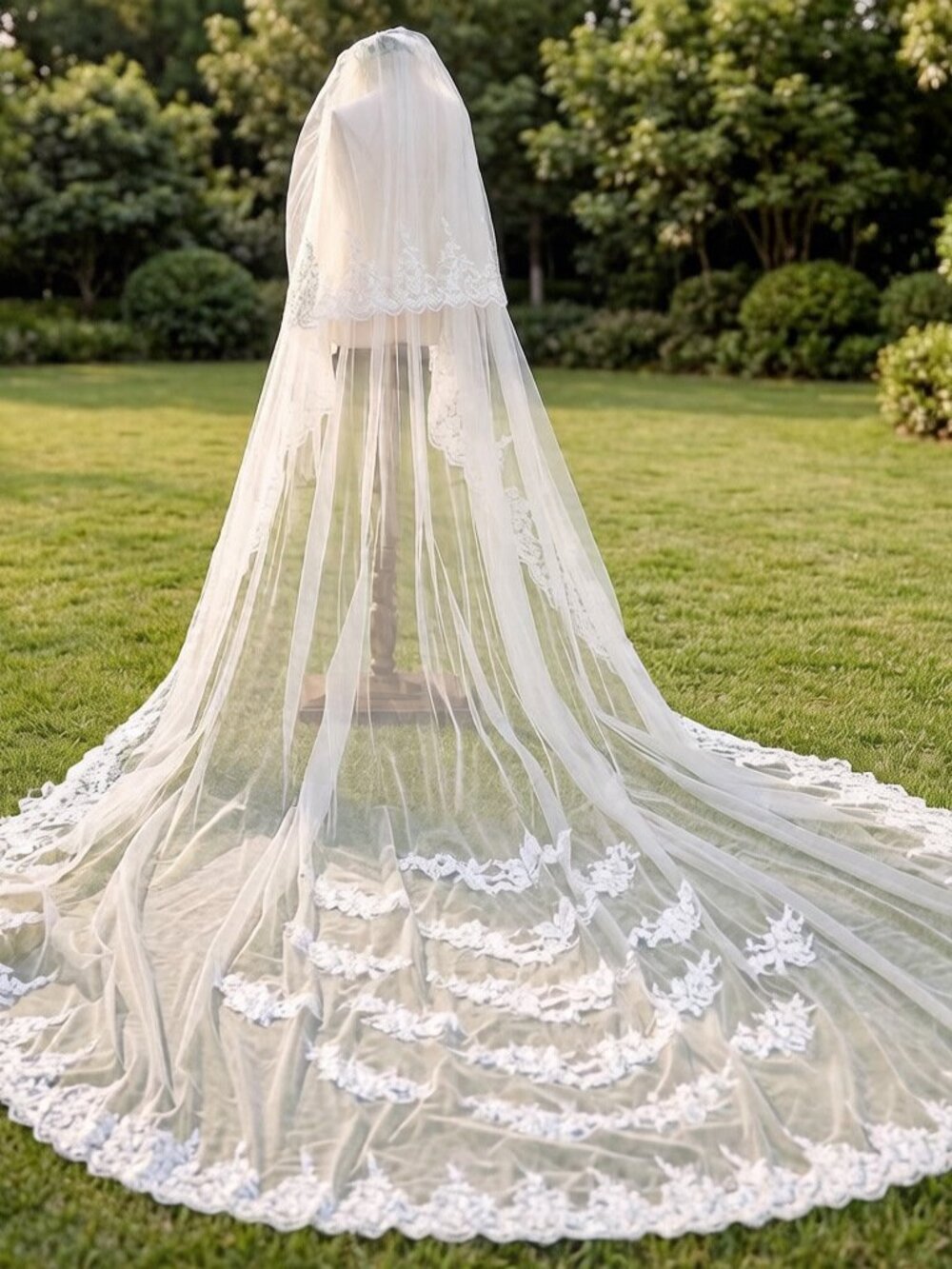 3.5M Floral Lace Cathedral Wedding Veil/ Off-White